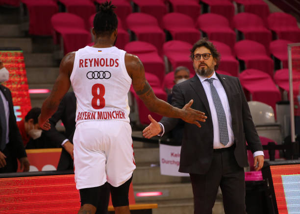 逐渐浮出水 逐渐浮出水